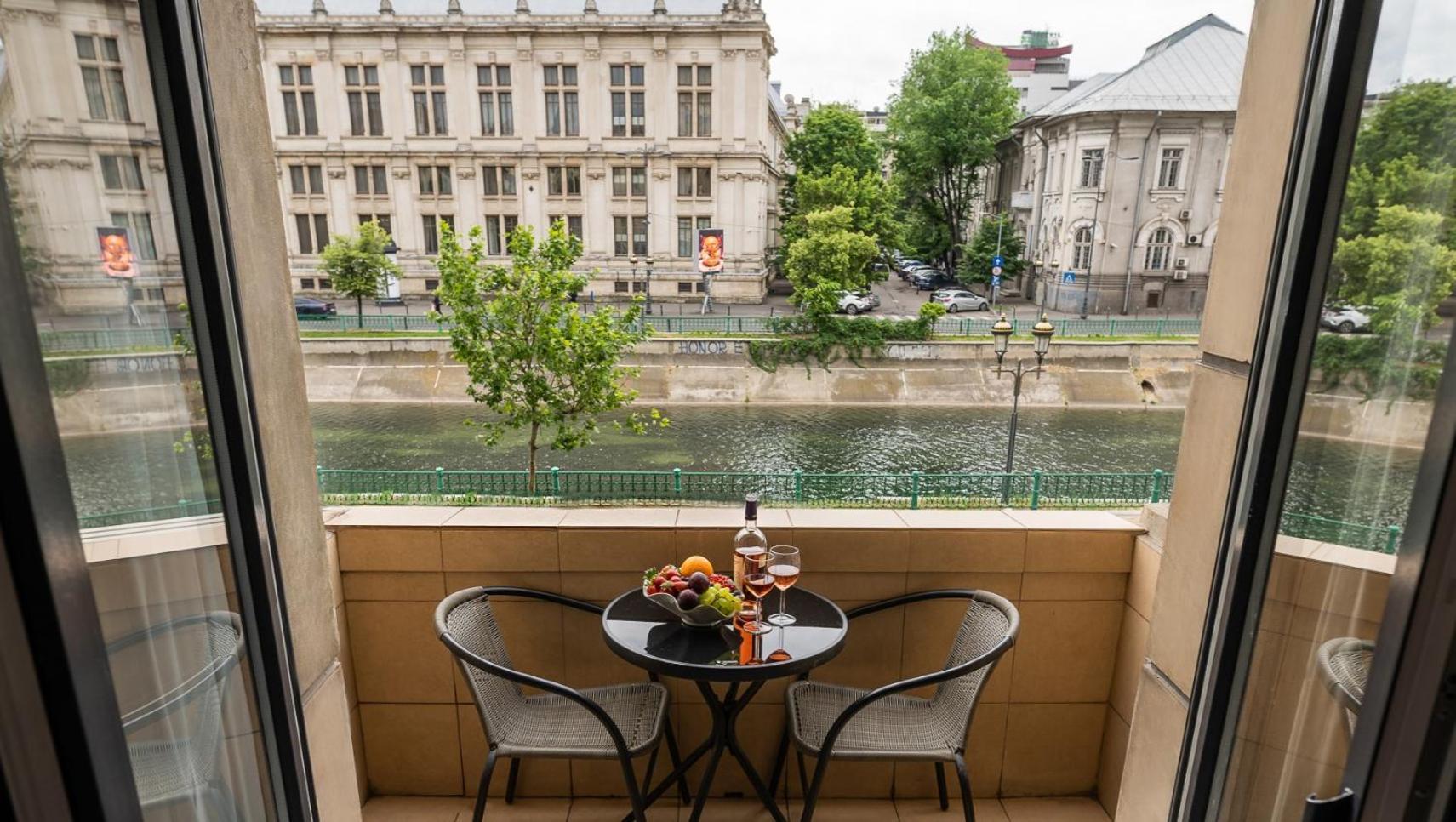 Apartment Aiastay River Bucharest